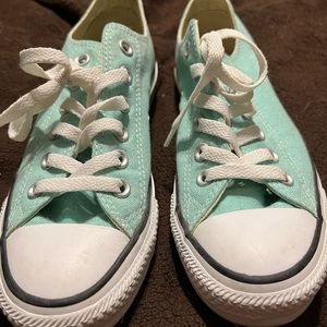 Mint Green Converse Women’s Size 7